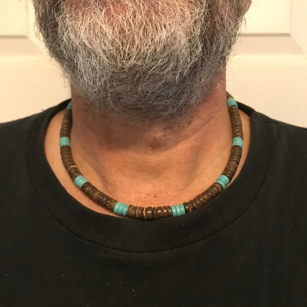 Men's Choker Wood and Turquoise Colored Choker 19 inches Magnetic Clasp NEW